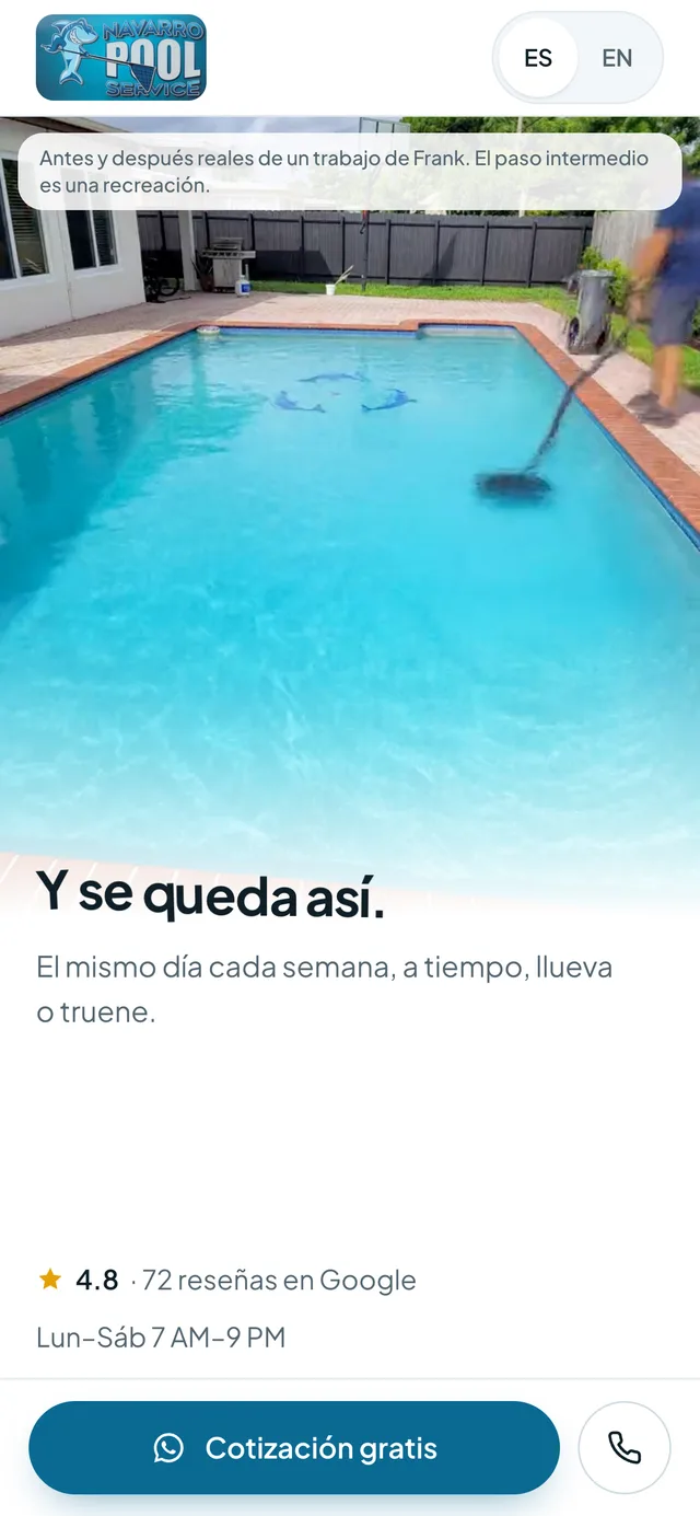 El mismo sitio en un teléfono, con la piscina azul otra vez: Y se queda así